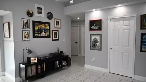3207 W 70th St, Hialeah, FL 33018 photo 5