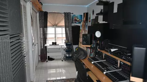 3207 W 70th St, Hialeah, FL 33018 photo 35