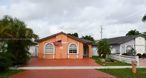 3207 W 70th St, Hialeah, FL 33018 photo 1