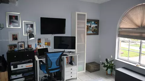 3207 W 70th St, Hialeah, FL 33018 photo 28