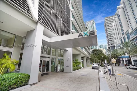 1111 SW 1st Ave #1020-N, Miami, FL 33130