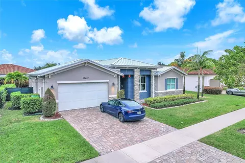 10450 Ranchette Dr, Cooper City, FL 33328