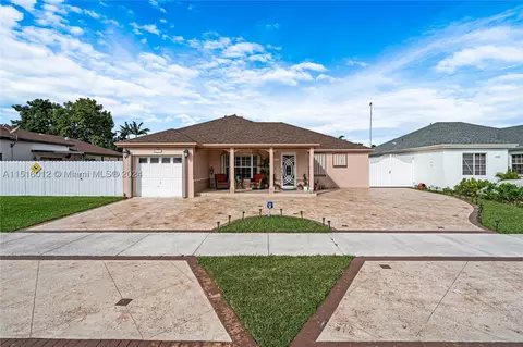 13727 SW 181st St, Miami, FL 33177