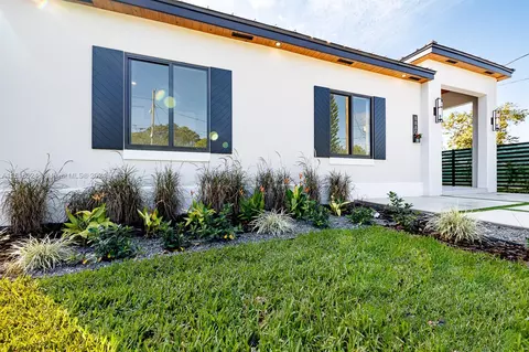 8880 SW 126th Ter, Miami, FL 33176