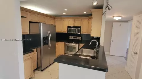 1455 N Treasure Dr #4R, North Bay Village, FL 33141