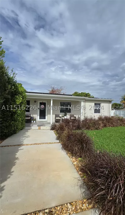 9751 SW 51st Ter, Miami, FL 33165