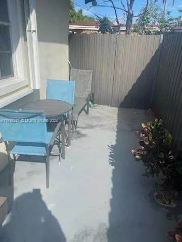 3572 NW 39th Ave, Lauderdale Lakes, FL 33309