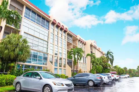 2101 Atlantic Shores Blvd #420, Hallandale Beach, FL 33009