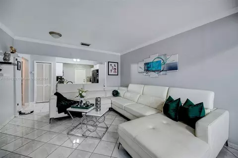 350 E 13th St, Hialeah, FL 33010 photo 1