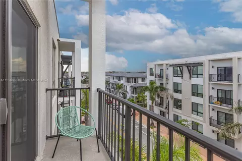 8301 NW 41st St #B-407, Doral, FL 33166