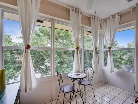 3530 NW 52nd Ave #606, Lauderdale Lakes, FL 33319