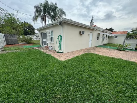 1463 NE 177th St, North Miami Beach, FL 33162