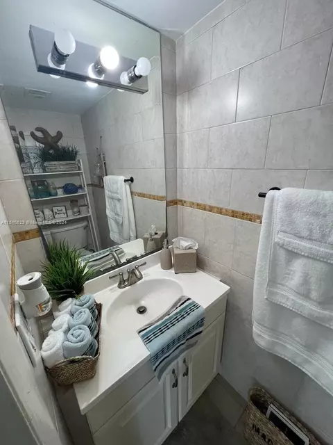 1731 W 68th St #0, Hialeah, FL 33014 photo 5