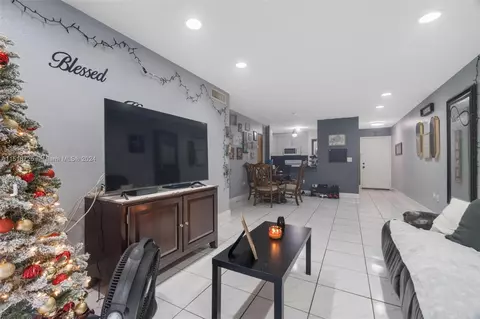 1900 W 68th St #E104, Hialeah, FL 33014 photo 15
