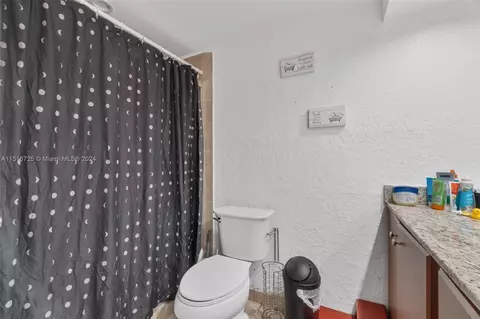 1900 W 68th St #E104, Hialeah, FL 33014 photo 20
