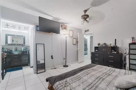 1900 W 68th St #E104, Hialeah, FL 33014 photo 18