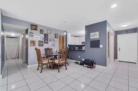 1900 W 68th St #E104, Hialeah, FL 33014 photo 14