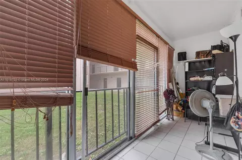 1900 W 68th St #E104, Hialeah, FL 33014 photo 16