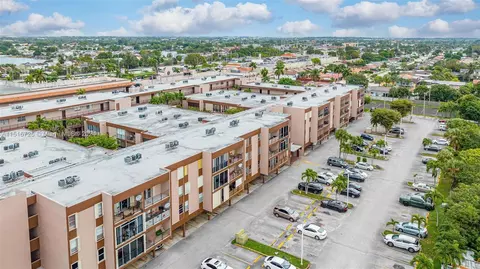 1900 W 68th St #E104, Hialeah, FL 33014 photo 3