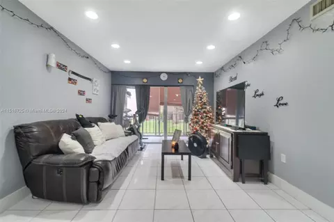 1900 W 68th St #E104, Hialeah, FL 33014 photo 13