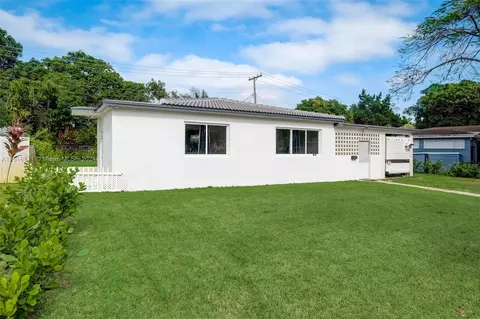 95 NE 127th St, North Miami, FL 33161