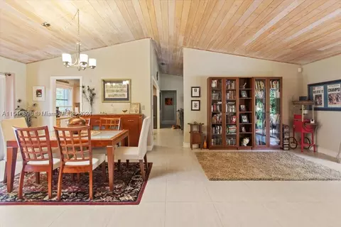 18100 SW 88th Ct, Palmetto Bay, FL 33157