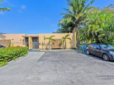 15913 S Kingsmoor Way #15913, Miami Lakes, FL 33014