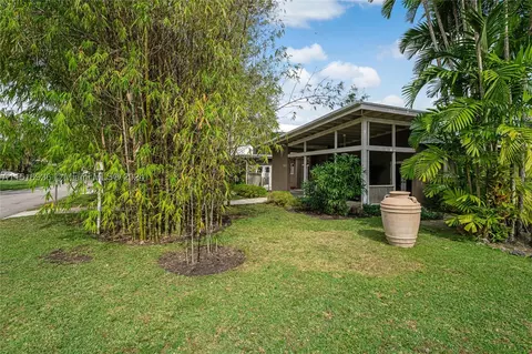 7841 SW 50th Ct, Miami, FL 33143