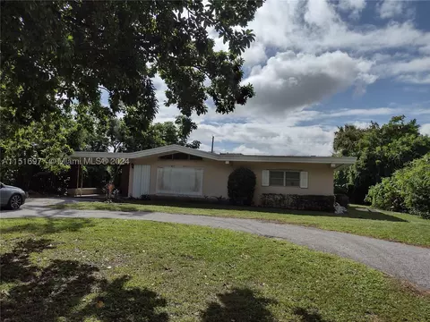 1974 Anderson Ln, Palm Springs, FL 33406