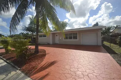 6530 NW 27th St, Sunrise, FL 33313