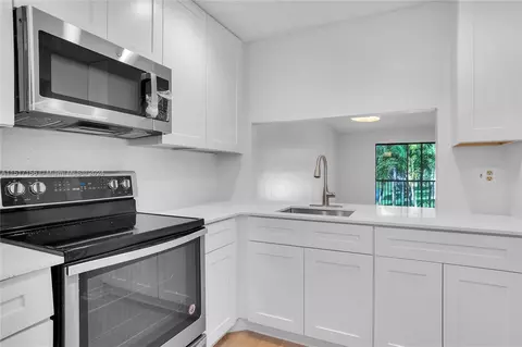 9202 NW 1st St #206, Pembroke Pines, FL 33024