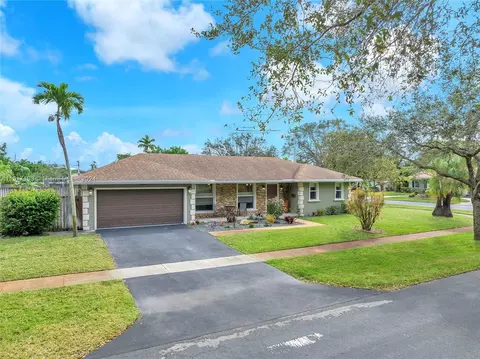 690 SW 56th Ter, Plantation, FL 33317