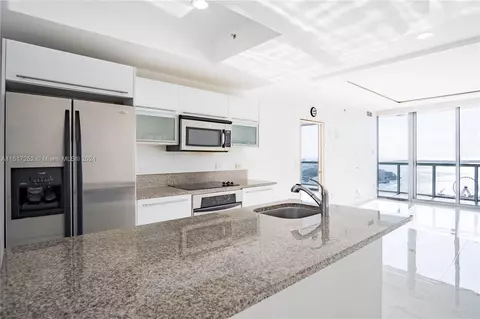 888 Biscayne Blvd #3504, Miami, FL 33132 photo 2