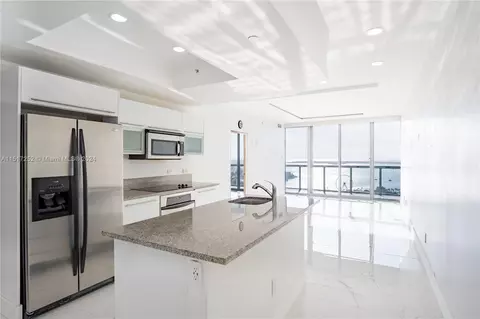 888 Biscayne Blvd #3504, Miami, FL 33132