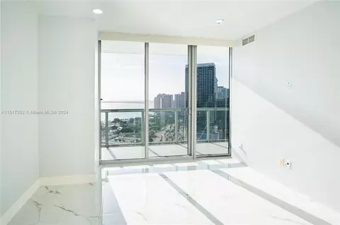 888 Biscayne Blvd #3504, Miami, FL 33132 photo 12