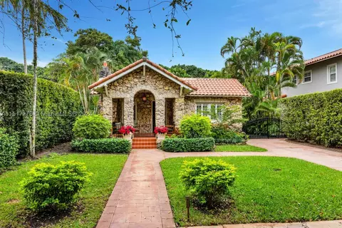 1028 Valencia Ave, Coral Gables, FL 33134