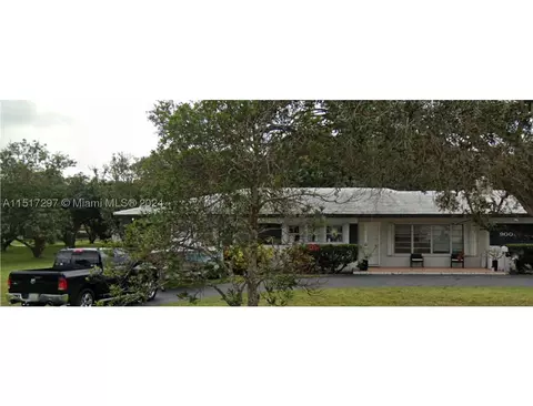 9000 SW 174th St, Palmetto Bay, FL 33157