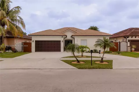 5363 SW 165 Ct, Miami, FL 33185
