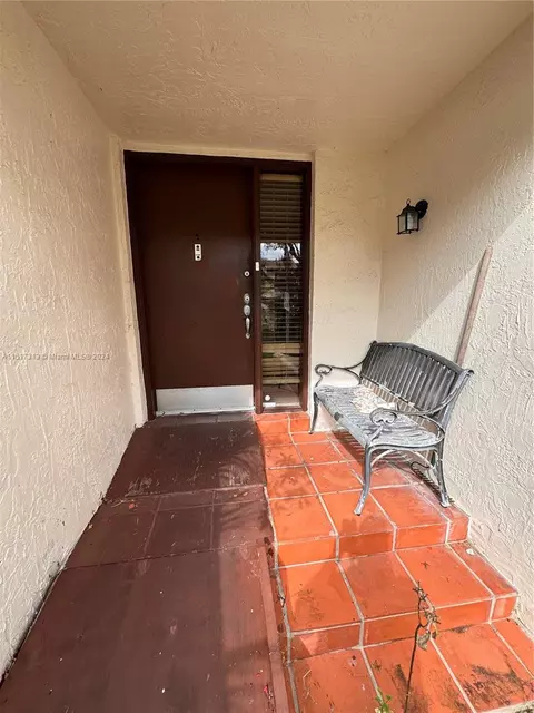 12425 SW 94th Ln, Miami, FL 33186