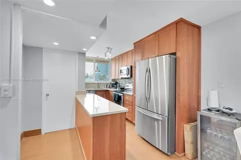 524 Orton Ave #303, Fort Lauderdale, FL 33304