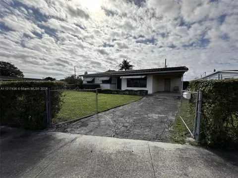 10402 SW 40th Ter, Miami, FL 33165