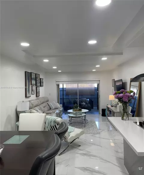 6195 W 18th Ave #G112, Hialeah, FL 33012