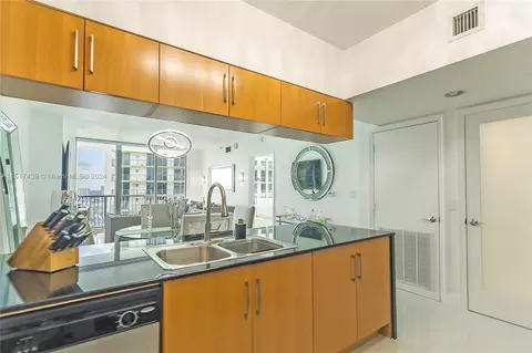1750 N Bayshore Dr #3211, Miami, FL 33132