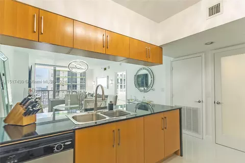 1750 N Bayshore Dr #3211, Miami, FL 33132