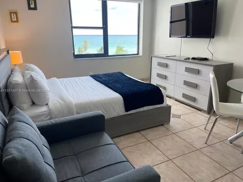 6345 Collins Ave #600, Miami Beach, FL 33141