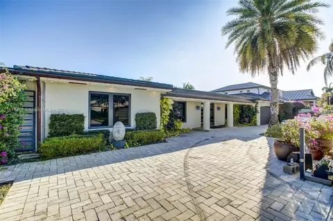 3040 NE 44th St, Fort Lauderdale, FL 33308
