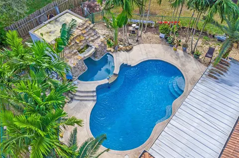 27401 SW 164th Ave, Homestead, FL 33031