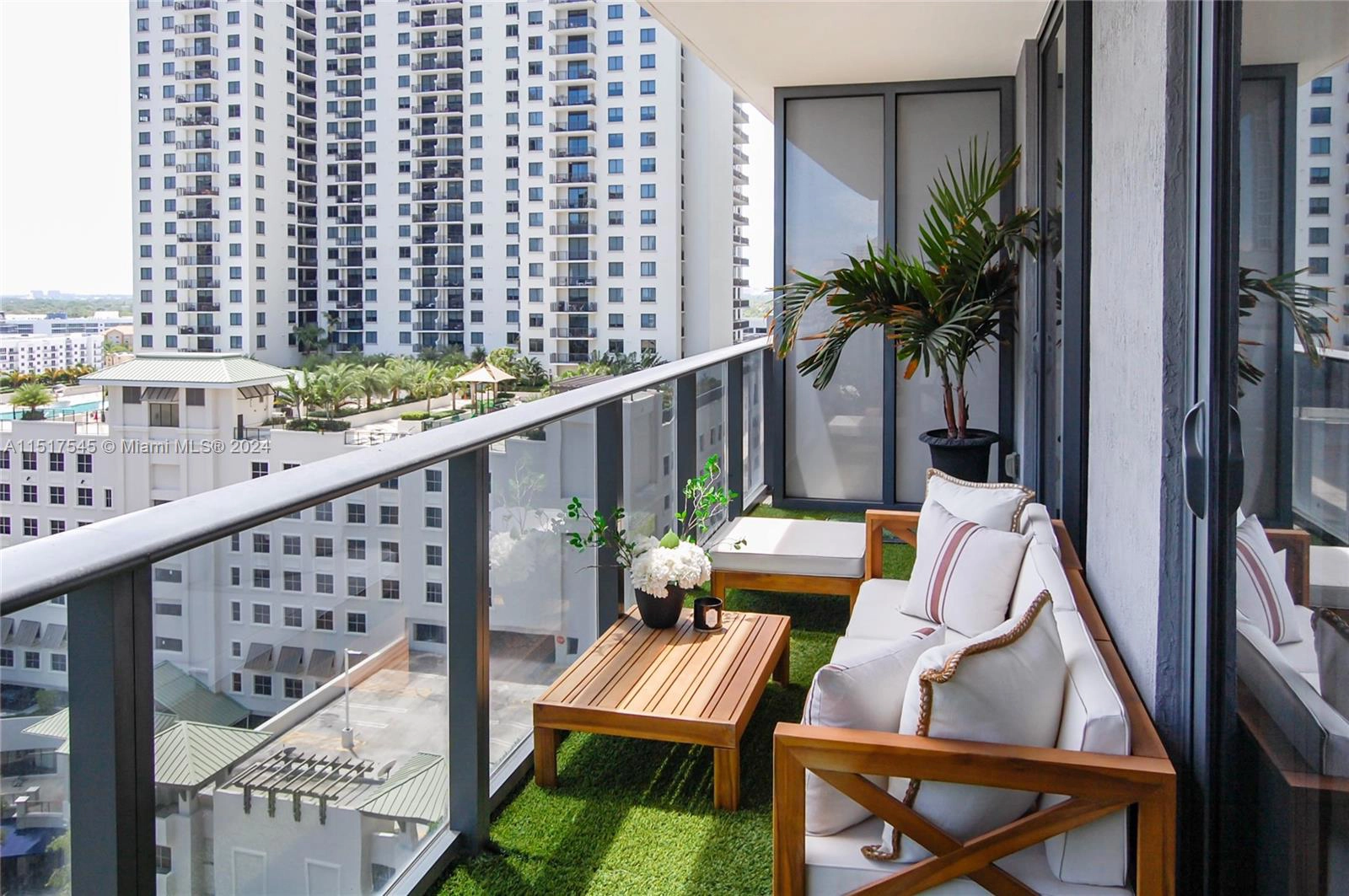 45 SW 9th St Unit 1204  