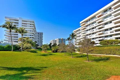 155 Ocean Lane Dr #908, Key Biscayne, FL 33149