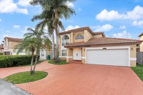 19902 NW 86th Ave, Hialeah, FL 33015